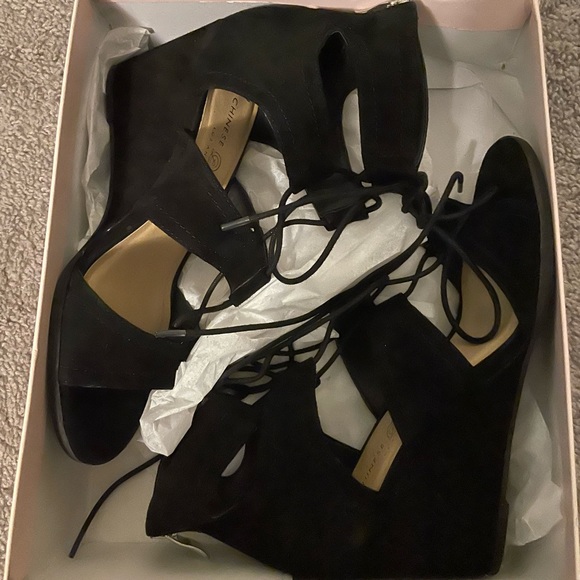 Chinese Laundry Women's Raja Wedge Sandal 8.5 EUC black - Picture 4 of 11